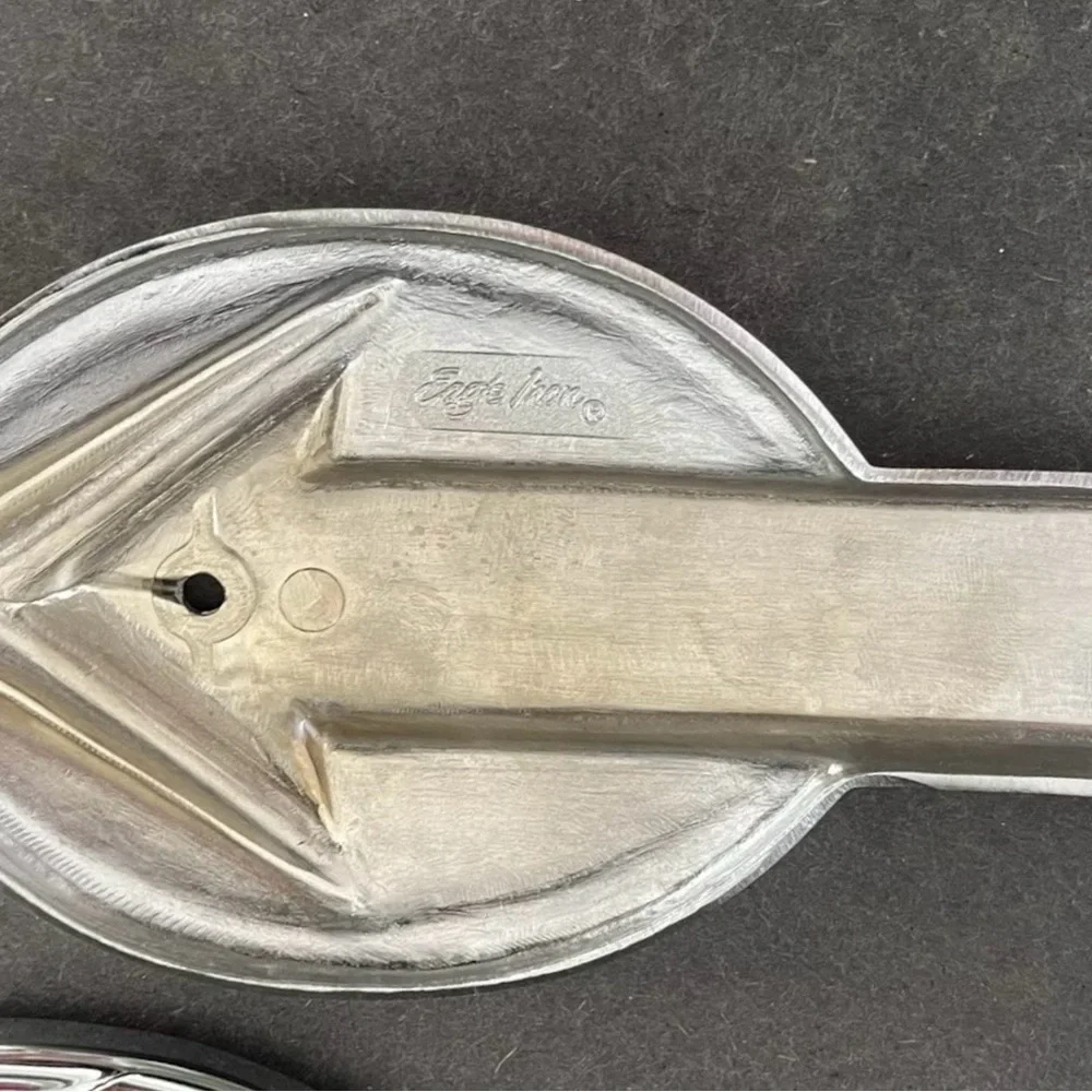 Harley Davidson 1959-1960 gas tank, nameplates, red 5.5 inches..